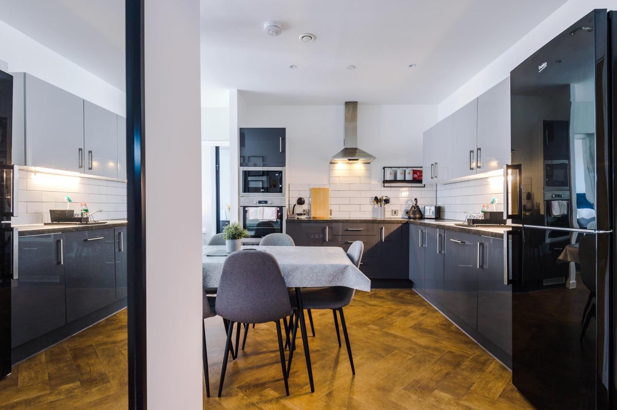 Hilltop Serviced Apartments - Ancoats Manchester Exterior photo